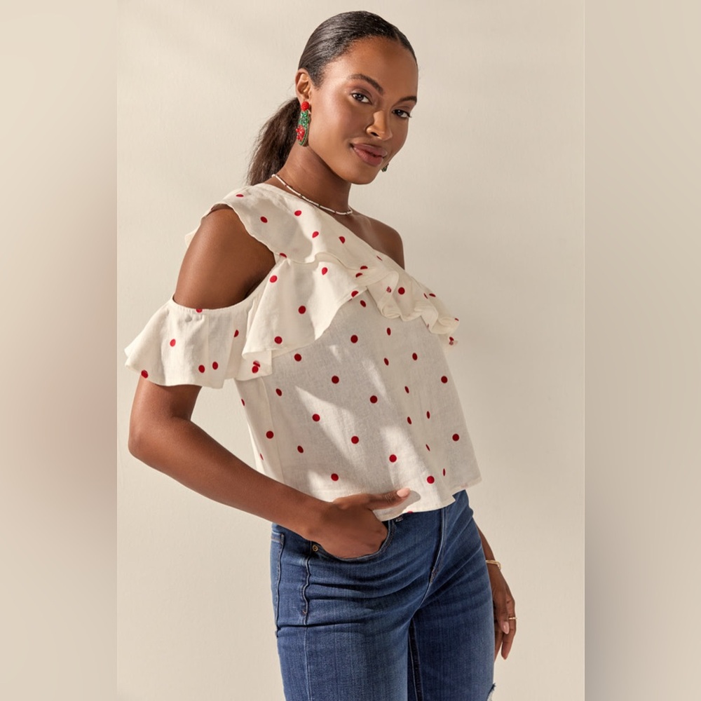 Francesca’s✨Piper Cold Shoulder Polka Dot Blouse